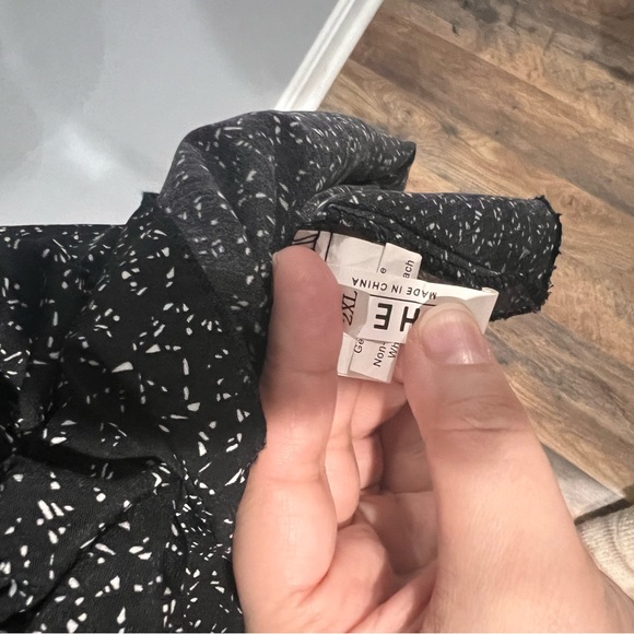 Never worn short sleeve flattering blouse 🖤
Brand new! - Picture 3 of 4